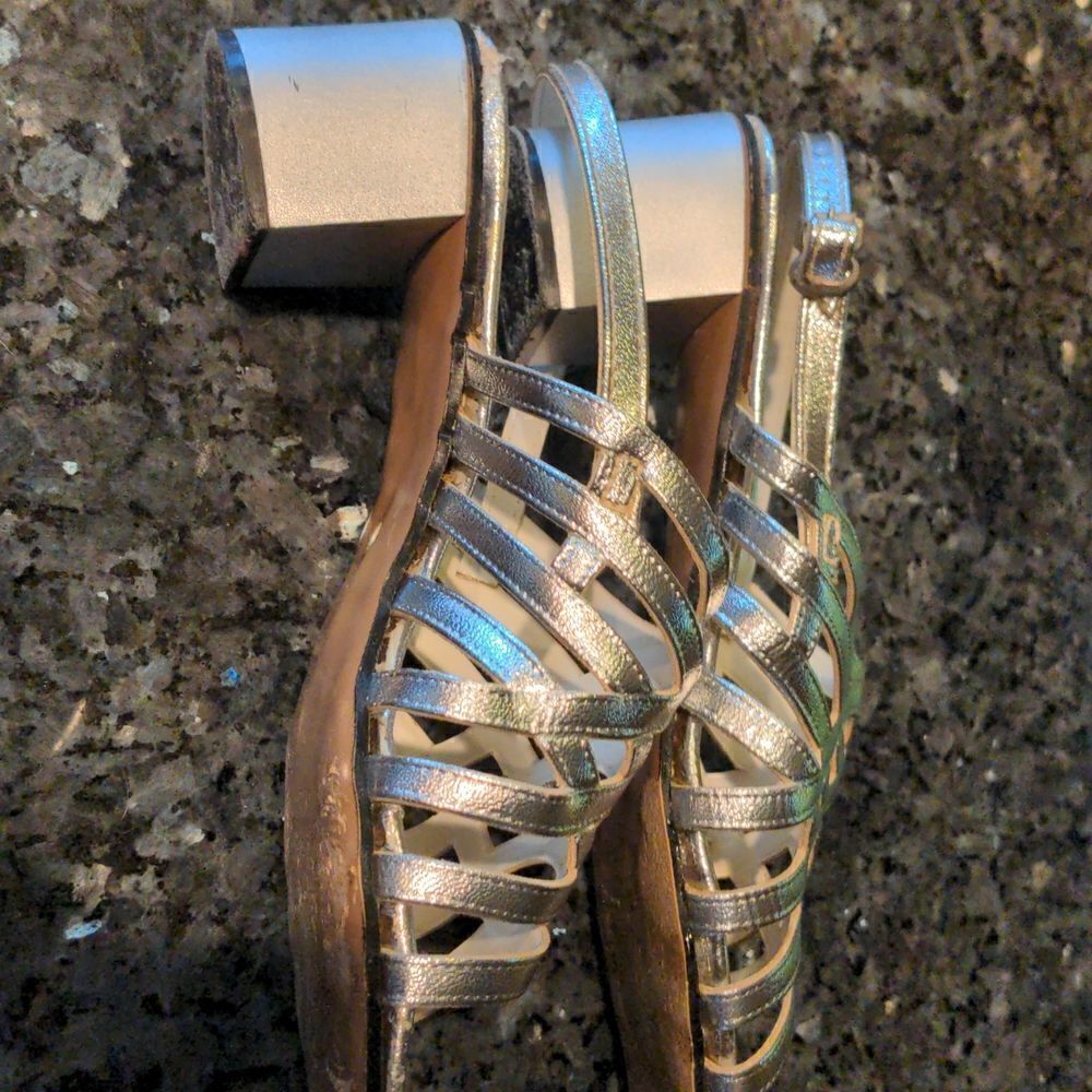 VTG Elegant Creations Silver Sandals Size 8.5 - Picture 11 of 12